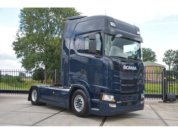 Xe đầu kéo SCANIA S 450