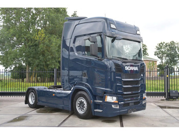 Xe đầu kéo SCANIA S 450
