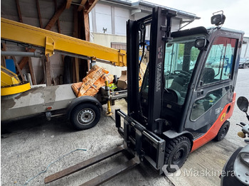 Xe nâng diesel TOYOTA FDF 15
