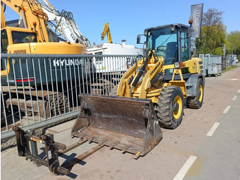 Máy xúc lật bánh lốp YANMAR