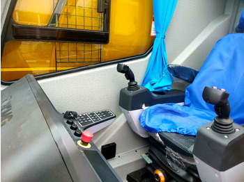 Cẩu bánh lốp XCMG Factory Hydraulic Crane Telescopic Boom XCT100L7_1 Used 100 Ton Truck Crane For Sale: hình 5