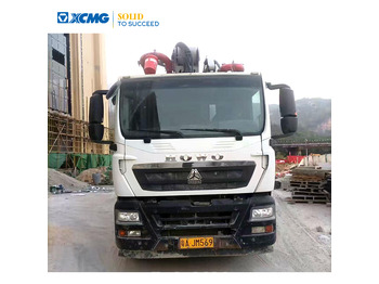 Xe bơm bê tông SINOTRUK HOWO