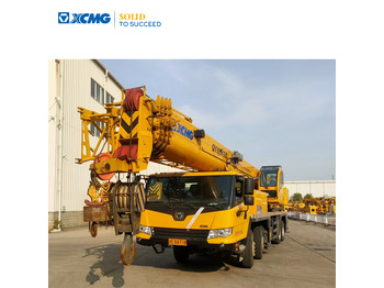 Cẩu bánh lốp XCMG