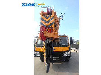 Cẩu bánh lốp XCMG QAY160