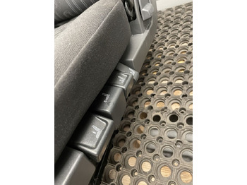 Chỗ ngồi cho Xe tải mới Mercedes-Benz ATEGO DRIVER'S Mercedes-Benz ATEGO: hình 3 Chỗ ngồi cho Xe tải mới Mercedes-Benz ATEGO DRIVER'S Mercedes-Benz ATEGO: hình 3