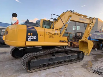 Máy xúc bánh xích KOMATSU PC200-8