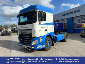 Xe đầu kéo DAF XF 106 440