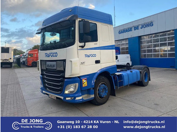 Xe đầu kéo DAF XF 106 440