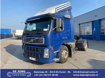 Xe đầu kéo VOLVO FM 300