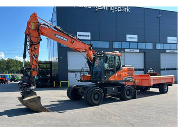 Máy xúc bánh lốp DOOSAN DX140W-5