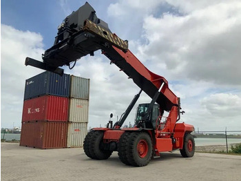 Xe tiếp cận xếp chồng HYSTER