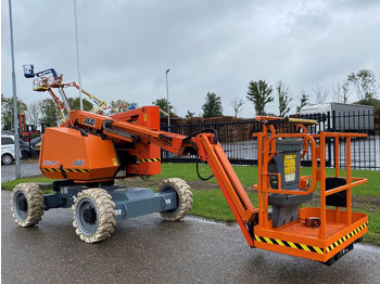Xe nâng người nhiều khớp nối JLG