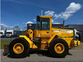 Máy xúc lật bánh lốp Volvo L70C: hình 2