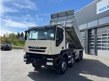 Xe ben IVECO Trakker