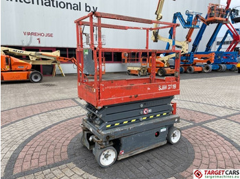 Máy nâng người hình kéo SKYJACK