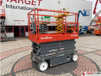 Máy nâng người hình kéo SKYJACK
