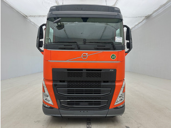 Xe đầu kéo Volvo FH 500 Globetrotter: hình 2 Xe đầu kéo Volvo FH 500 Globetrotter: hình 2