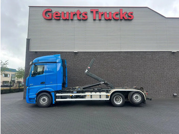 Xe tải nâng móc MERCEDES-BENZ Actros 2545