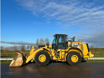 Máy xúc lật bánh lốp CATERPILLAR 966M