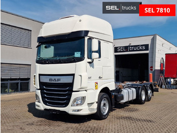 Xe chở container/ Xe tải hoán đổi thân DAF XF 460