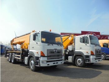 Nền bục trên không gắn trên xe tải