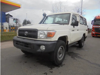 Xe hơi TOYOTA Land Cruiser