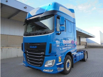 Xe đầu kéo DAF XF 106 460