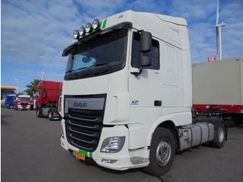 Xe đầu kéo DAF XF 440