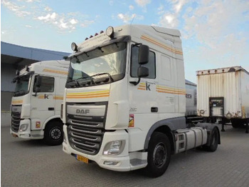 Xe đầu kéo DAF XF 440