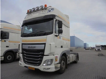 Xe đầu kéo DAF XF 440