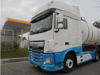 Xe đầu kéo DAF XF 440