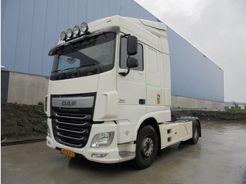 Xe đầu kéo DAF XF 460