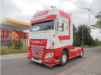 Xe đầu kéo DAF XF 530