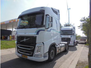 Xe đầu kéo VOLVO FH 420