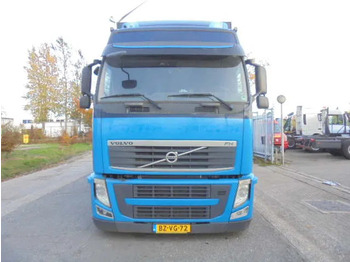Xe tải thùng mui bạt Volvo FH 420 6X2 NL TRUCK: hình 2 Xe tải thùng mui bạt Volvo FH 420 6X2 NL TRUCK: hình 2