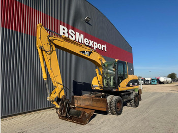 Máy xúc bánh lốp CATERPILLAR M316C