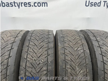 Lốp cho Xe tải Goodyear Goodyear 315/70R22.5 KMAX D G2 154/152 M+S 3PMSF gebruikte set: hình 2 Lốp cho Xe tải Goodyear Goodyear 315/70R22.5 KMAX D G2 154/152 M+S 3PMSF gebruikte set: hình 2
