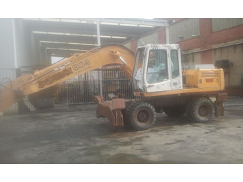 Máy xúc bánh lốp LIEBHERR A 904