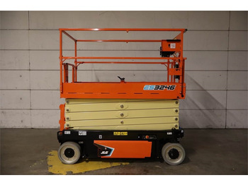 Máy nâng người hình kéo JLG