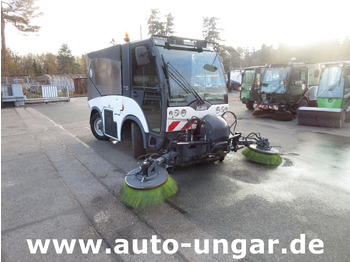 Xe quét đường HAKO