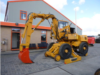 Máy xúc bánh lốp MECALAC