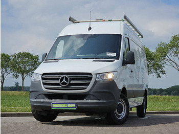 Xe van chở hàng MERCEDES-BENZ Sprinter 319