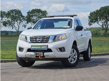 Xe bán tải NISSAN Navara