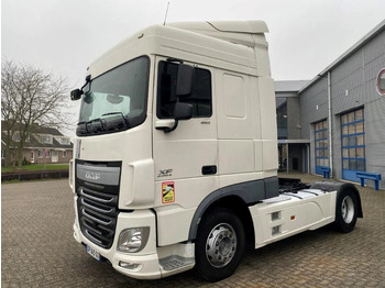 Xe đầu kéo DAF XF 106 460