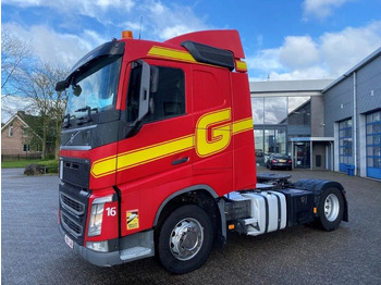 Xe đầu kéo VOLVO FH