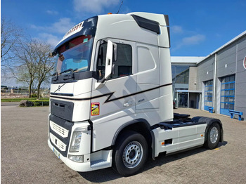 Xe đầu kéo VOLVO FH