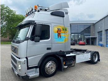 Xe đầu kéo VOLVO FM9 300