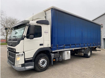 Xe tải thùng mui bạt VOLVO FM11 330