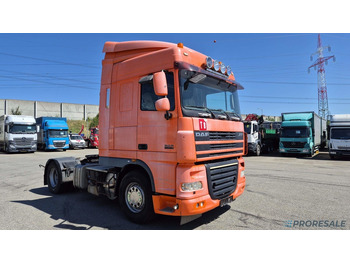 Xe đầu kéo DAF XF 105 460