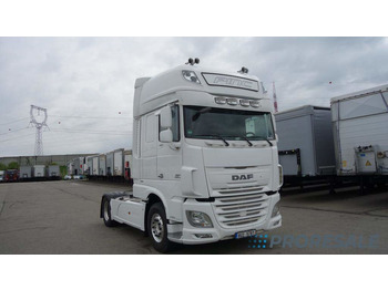 Xe đầu kéo DAF XF 460